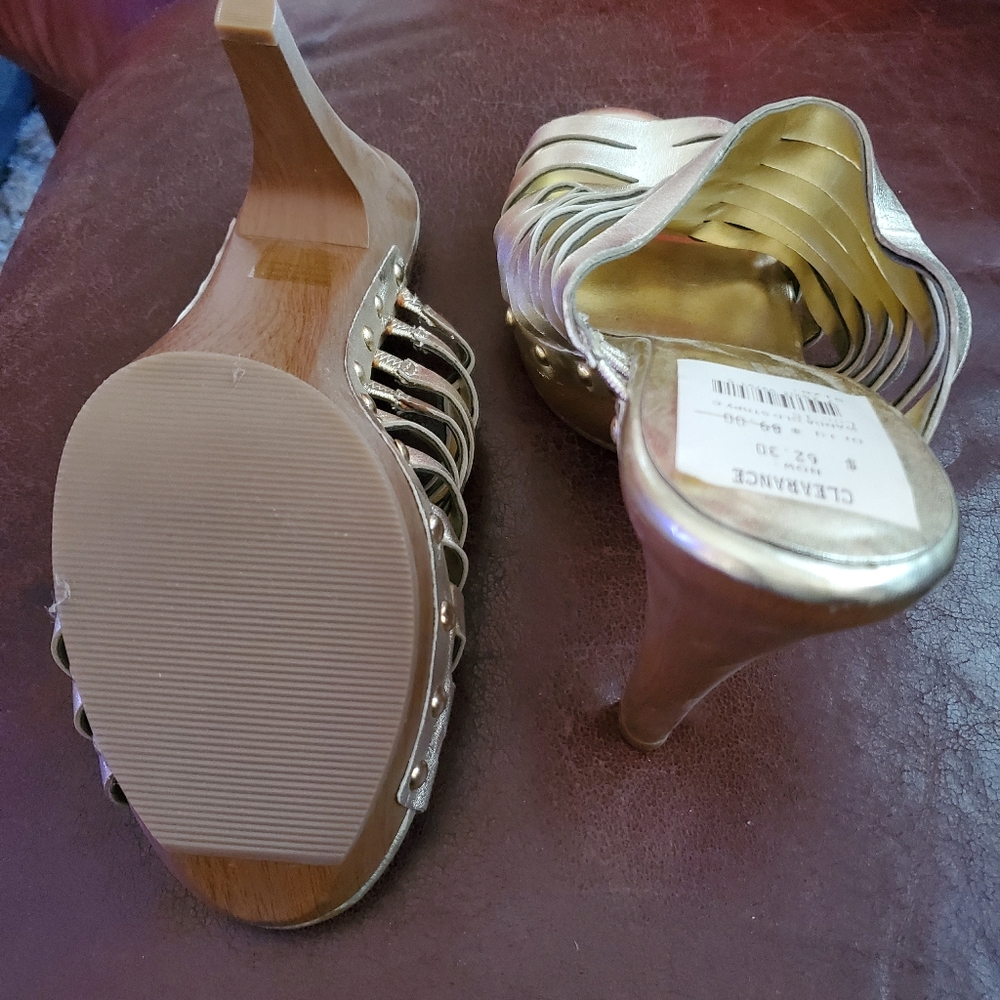 Heels - Picture 3 of 4